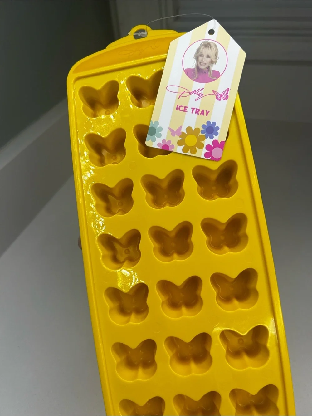 NWT Dolly Parton Yellow Butterfly Ice tray